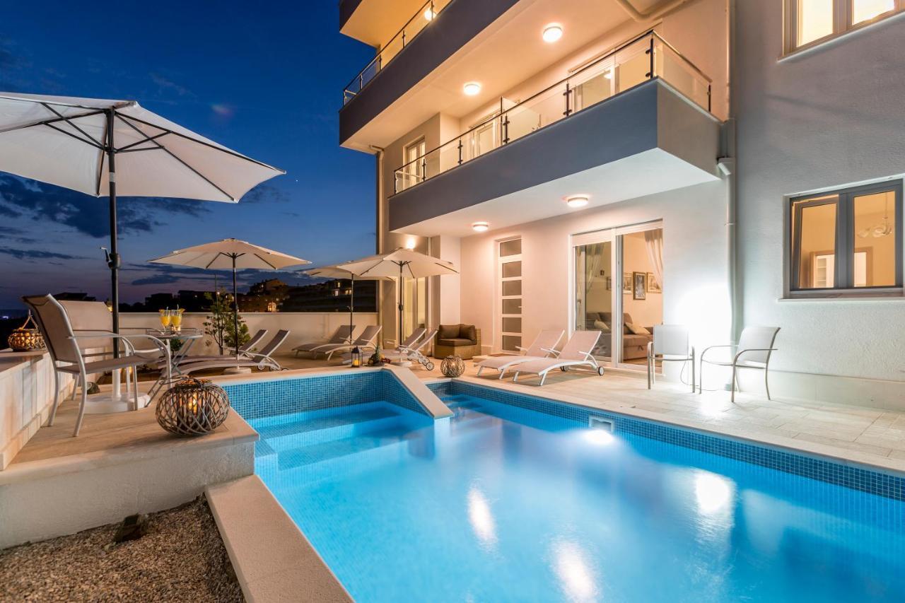 Luxury Villa Bello Horizonte With Swimming Pool Split Eksteriør bilde