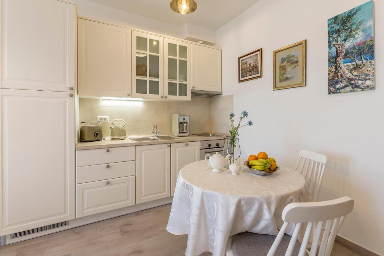 Luxury Villa Bello Horizonte With Swimming Pool Split Eksteriør bilde
