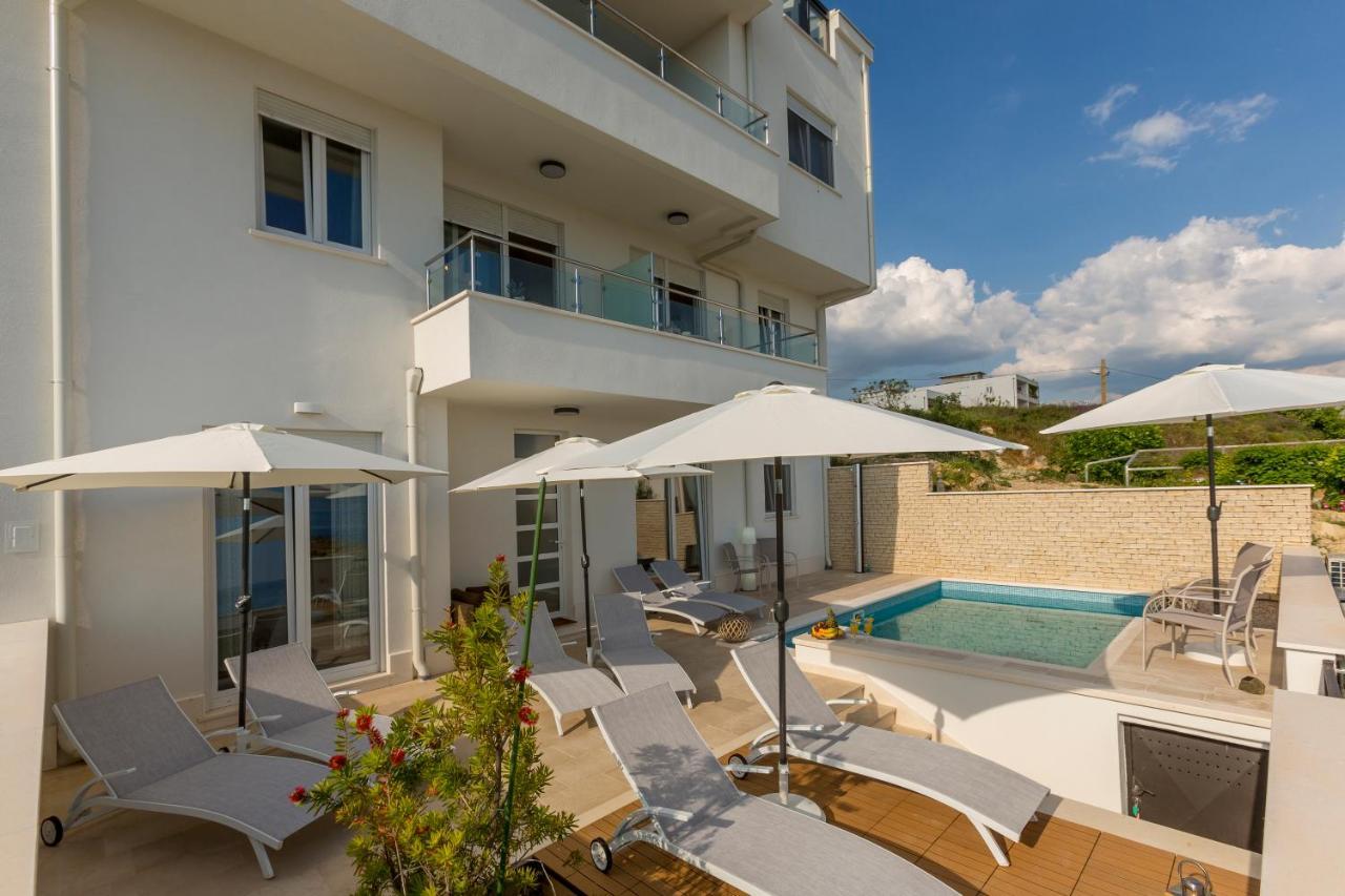 Luxury Villa Bello Horizonte With Swimming Pool Split Eksteriør bilde