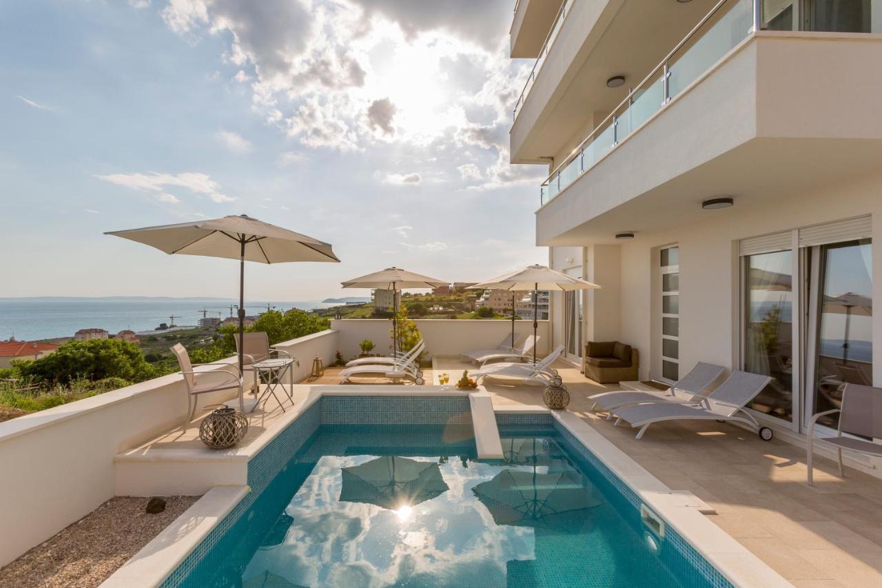 Luxury Villa Bello Horizonte With Swimming Pool Split Eksteriør bilde
