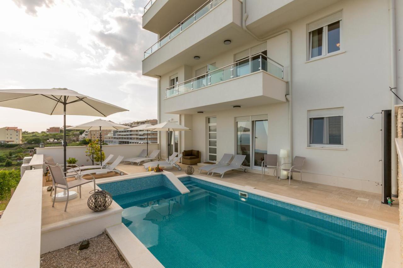 Luxury Villa Bello Horizonte With Swimming Pool Split Eksteriør bilde
