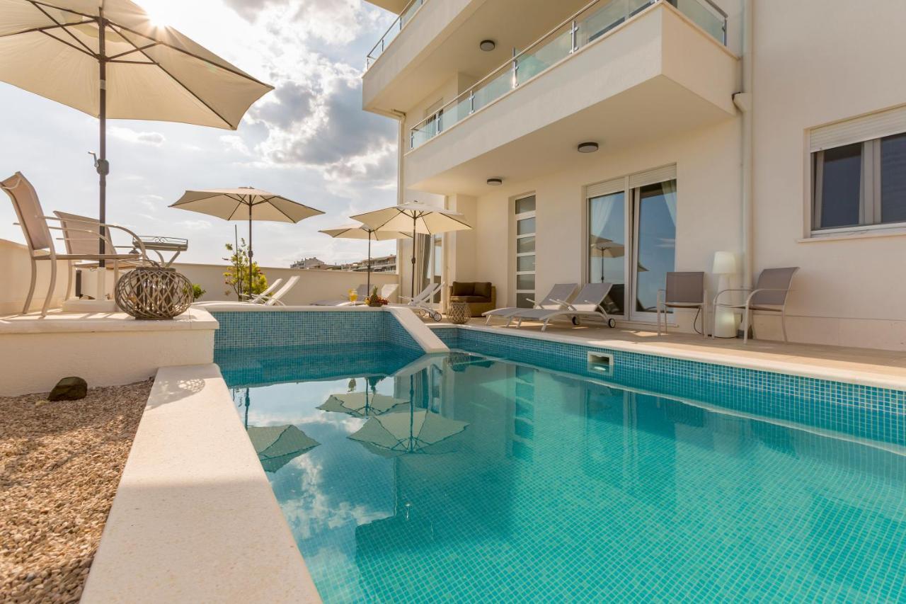 Luxury Villa Bello Horizonte With Swimming Pool Split Eksteriør bilde
